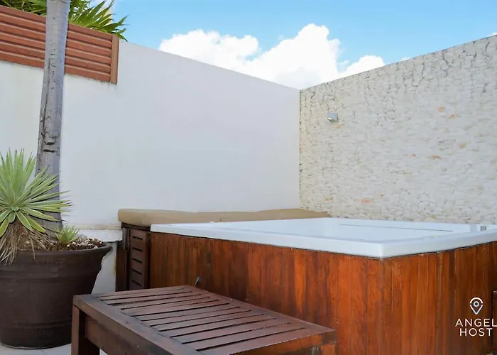 Apartment Penthouse Escape W Hot Tub & Bbq Grill *