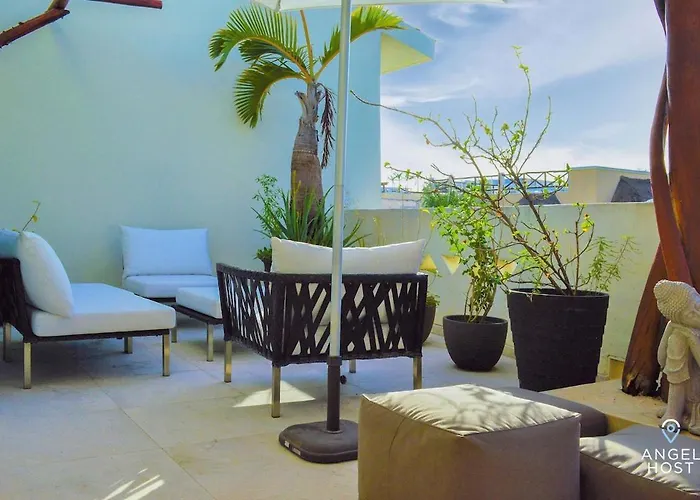 Penthouse Escape W Hot Tub & Bbq Grill Apartment