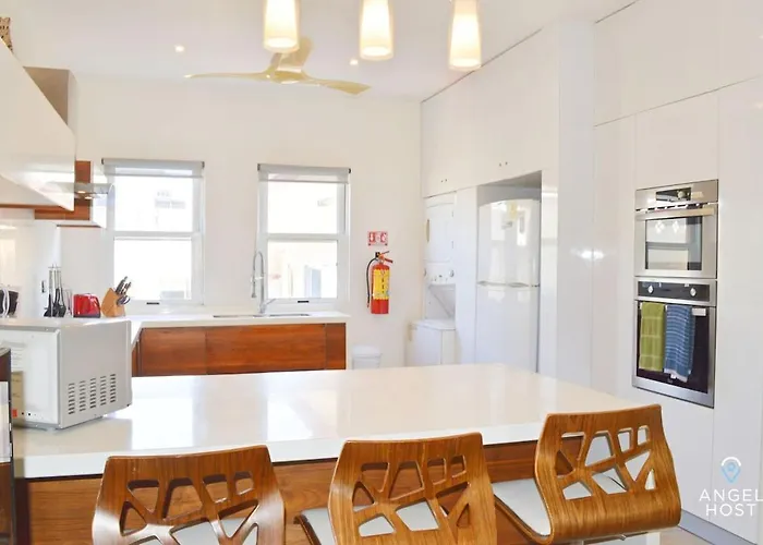 Penthouse Escape W Hot Tub & Bbq Grill Apartment *