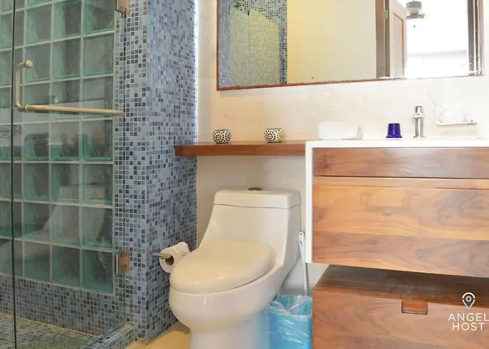 Penthouse Escape W Hot Tub & Bbq Grill Apartment *