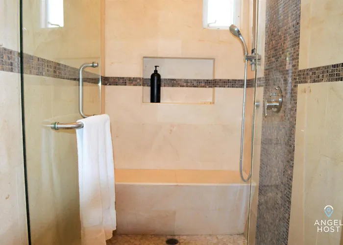 Penthouse Escape W Hot Tub & Bbq Grill Appartamento